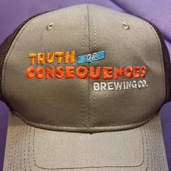 Ball cap hat bundle 4X SnapBack BEN SHERMAN, UNDER ARMOR, RED CANOE - Picture 8 of 9